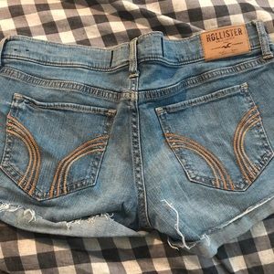 Perfect condition LIKE NEW Hollister shorts Size 3
